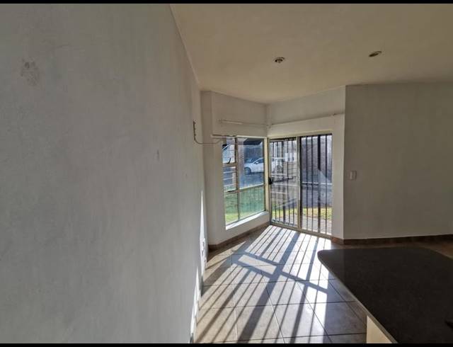 1 BEDROOM APARTMENT FOR SALE IN DASSIE RAND